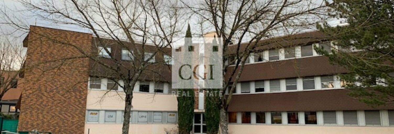 Bureau  383 m² à louer à Bron (69500)