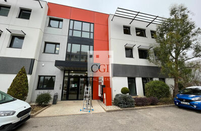 location bureau 23 650 € CC /mois à proximité de Saint-Pierre-de-Chandieu (69780)