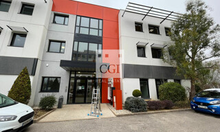 Bureau  2175 m² à louer à Saint-Priest (69800)