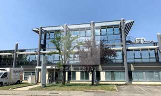 Bureau  1800 m² à louer à Corbas (69960)