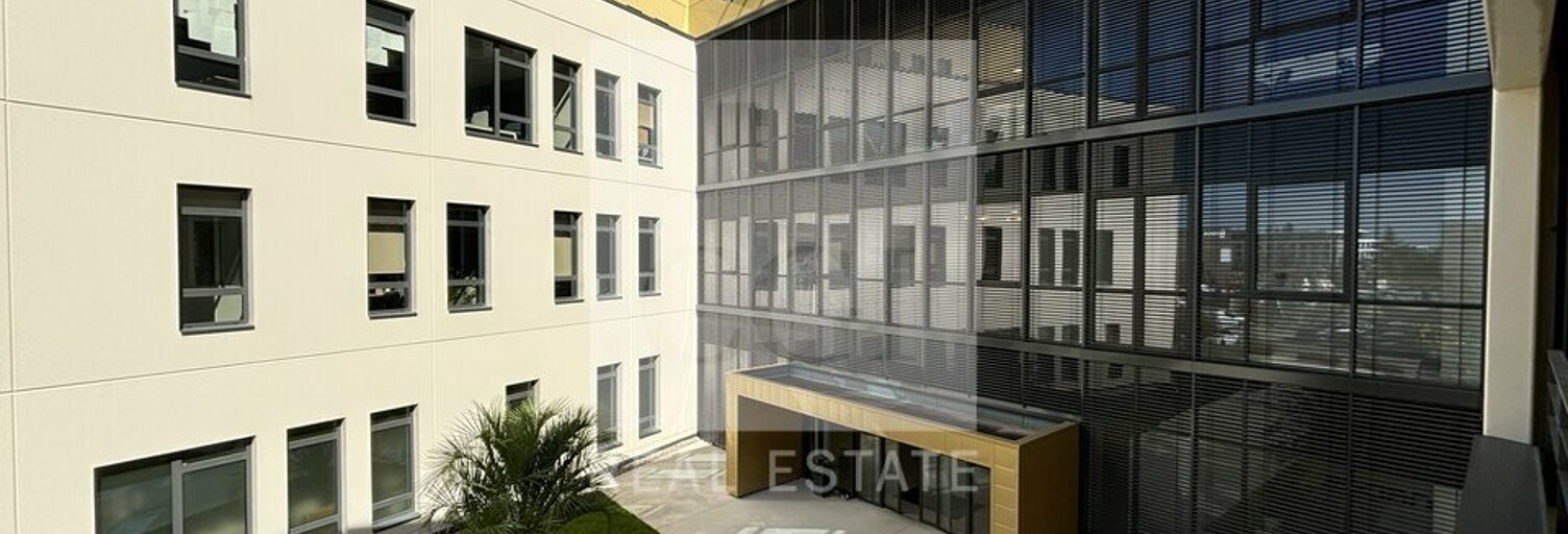 Bureau  3729 m² à louer à Genas (69740)