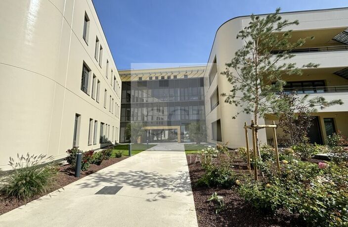 BUREAUX à LOUER — photo 2