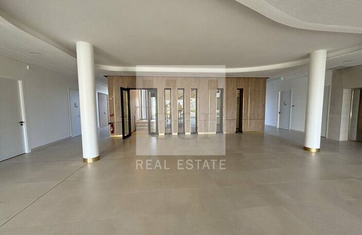 BUREAUX à LOUER — photo 3