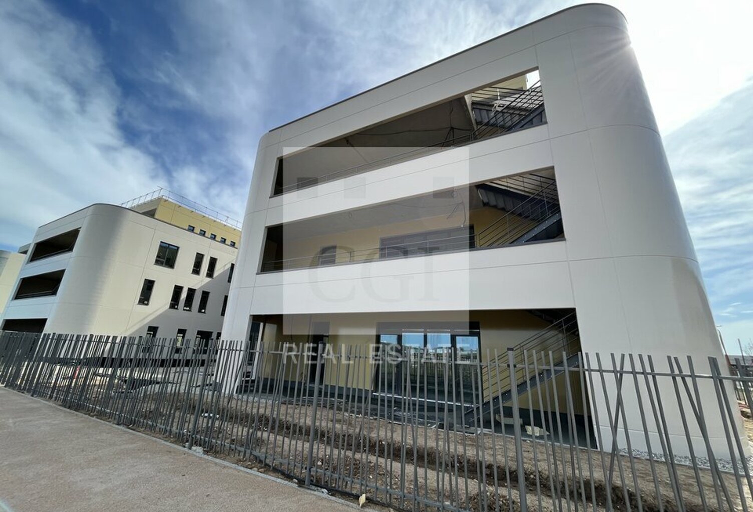 BUREAUX à LOUER — photo 1