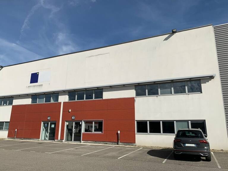 BUREAUX - LOCAUX D'ACTVITES à LOUER — photo 1