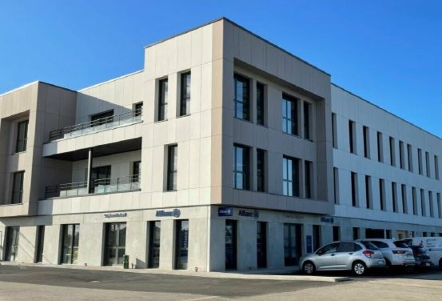 BUREAUX à LOUER — photo 1