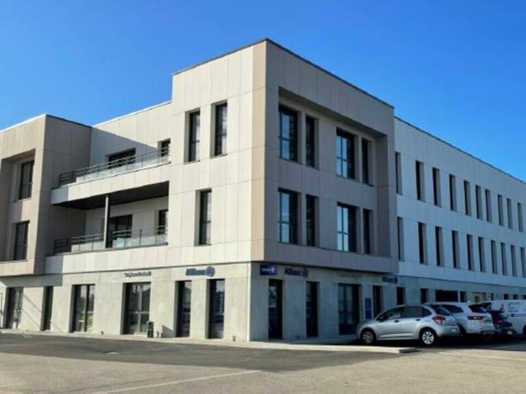 BUREAUX à LOUER — photo 1
