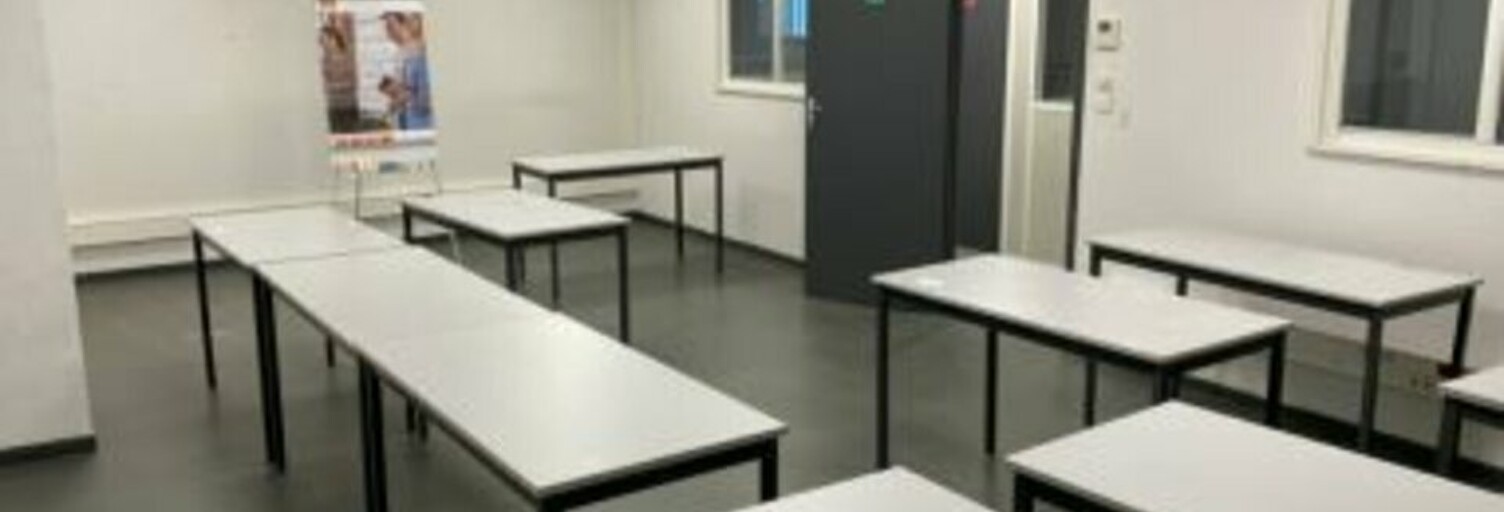 Bureau  66 m² à louer à Vénissieux (69200)