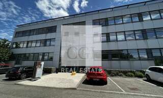 Bureau  177 m² à louer à Saint-Priest (69800)