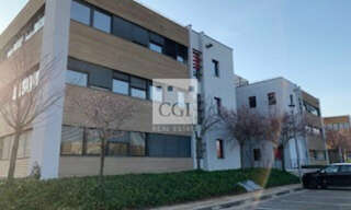 Bureau  2428 m² à louer à Saint-Priest (69800)