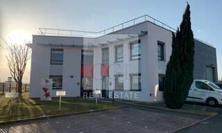 Bureau  715 m² à louer à Rillieux-la-Pape (69140)