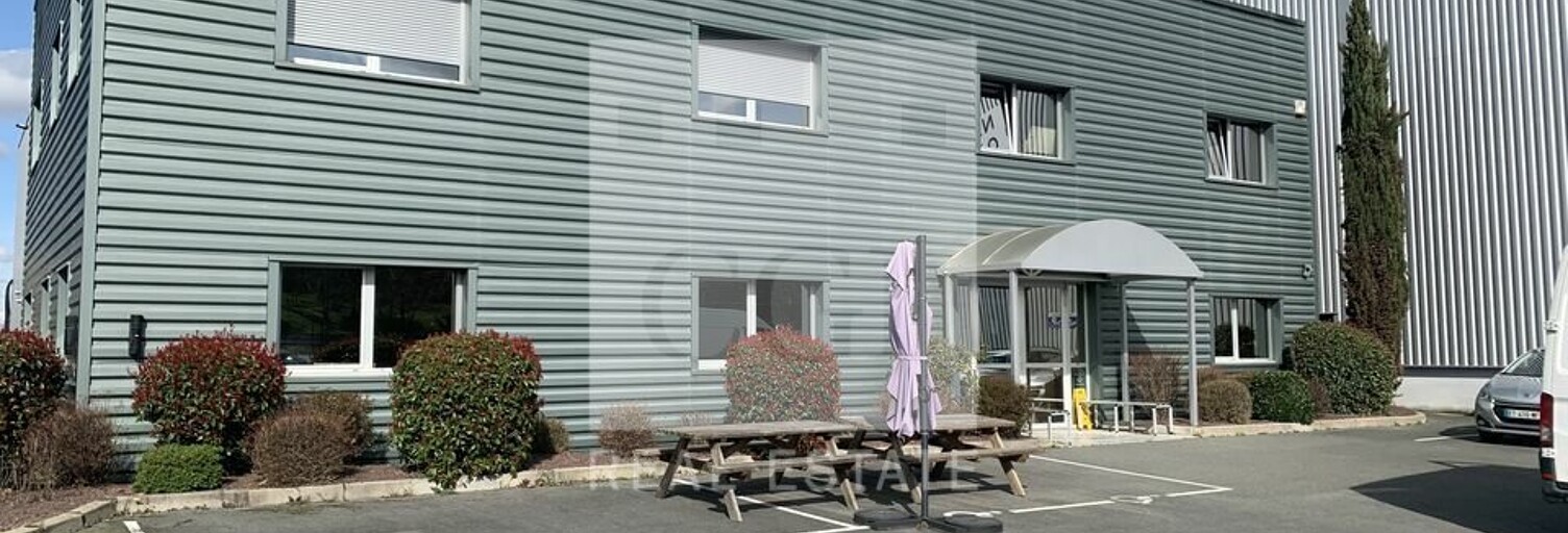 Commerce  3460 m² à louer à Lozanne (69380)