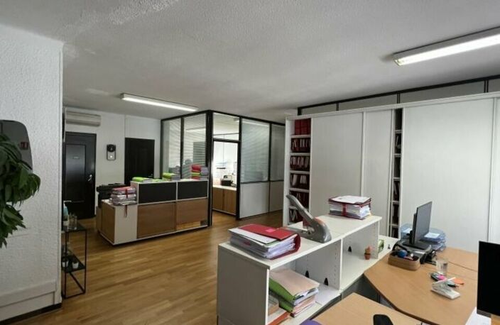 BUREAUX à LOUER — photo 3