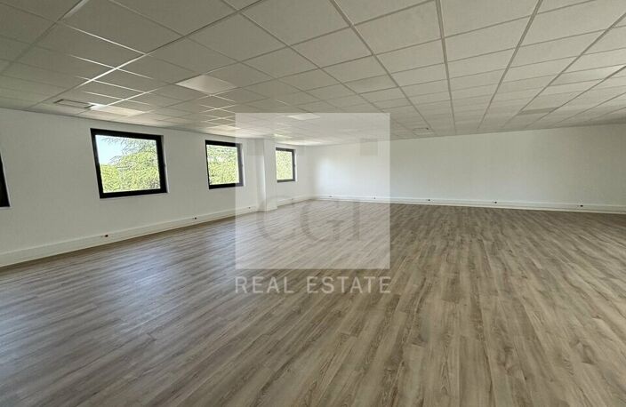 BUREAUX  à LOUER — photo 3