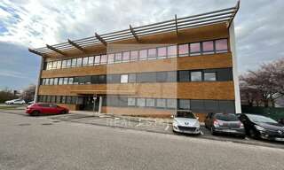 Bureau  165 m² à louer à Saint-Priest (69800)