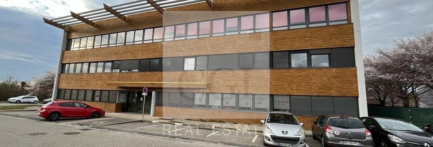 Bureau  165 m² à louer à Saint-Priest (69800)