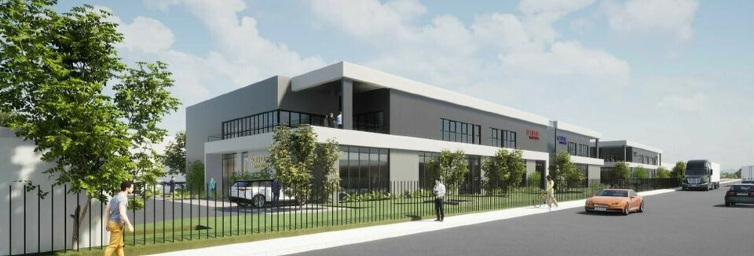 Commerce  1881 m² à louer à Arnas (69400)