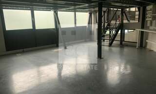 Commerce  222 m² à louer à Bron (69500)