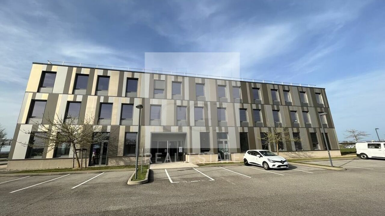 bureau  pièces 380 m2 à louer à Colombier-Saugnieu (69124)