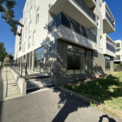 Commerce  6768 €