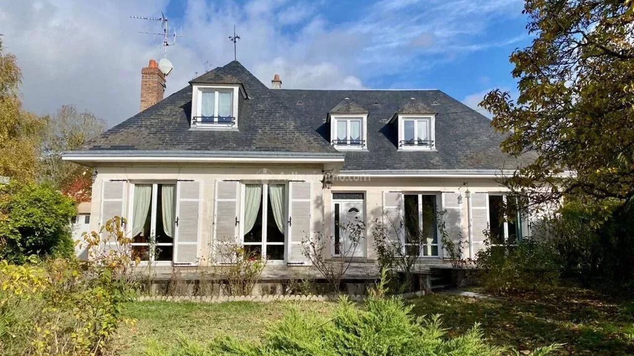 maison 8 pièces 238 m2 à vendre à La Chartre-sur-le-Loir (72340)