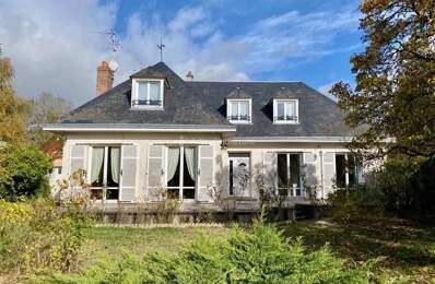 Beau pavillon en centre ville de la Chartre sur le Loir, rue calme et bord de loir — photo du bien