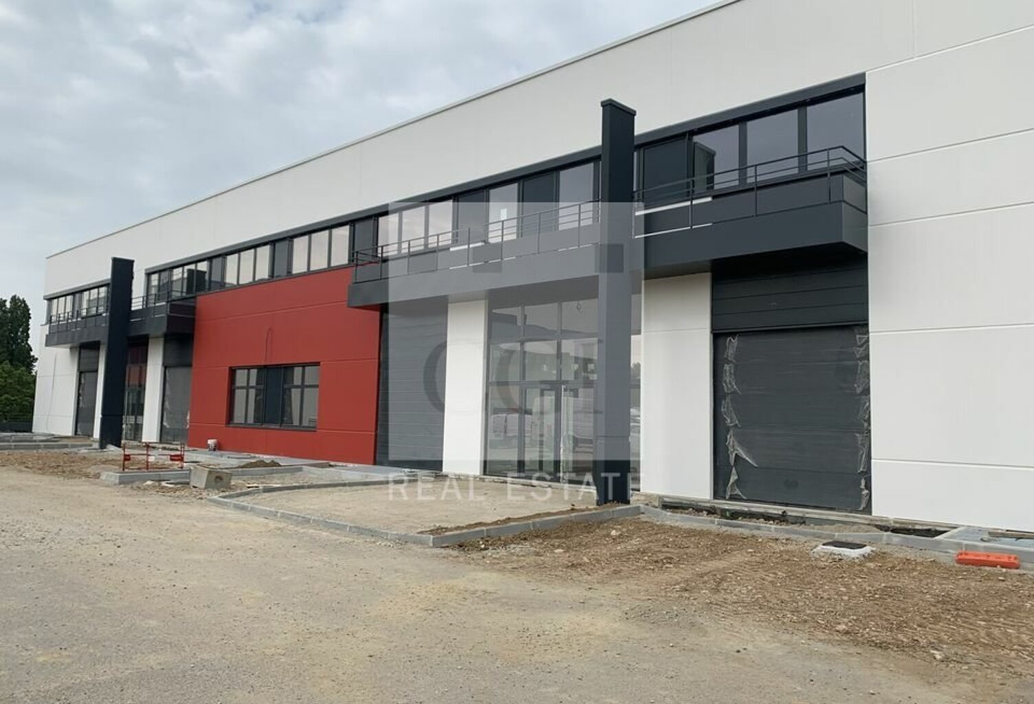 BUREAUX à LOUER — photo 1