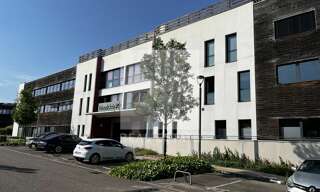 Bureau  213 m² à louer à Saint-Priest (69800)