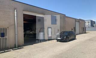 Commerce  535 m² à louer à Meyzieu (69330)