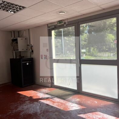 Bureau  7700 €