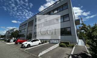 Bureau  702 m² à louer à Saint-Priest (69800)