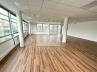 BUREAUX à LOUER — photo 2