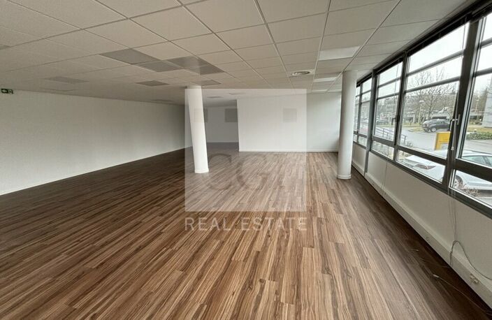 BUREAUX à LOUER — photo 3