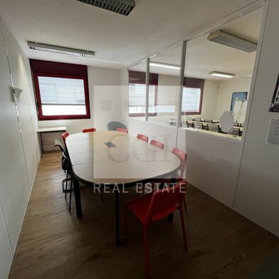 Bureau 126 m²