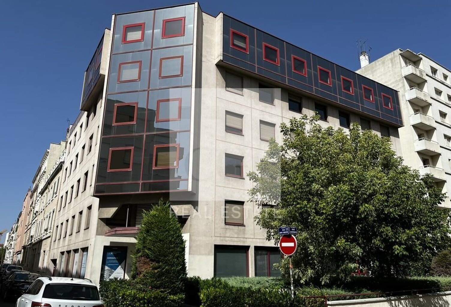 BUREAUX à LOUER — photo 1