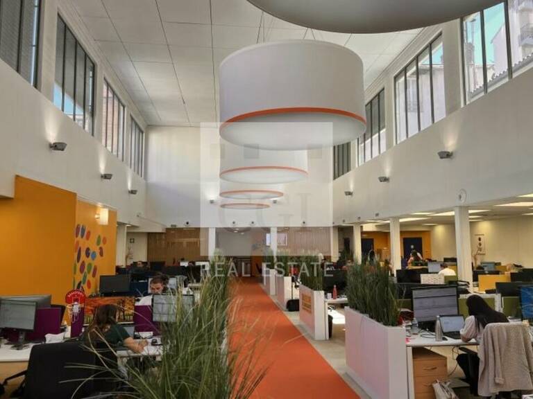 BUREAUX à LOUER — photo 1