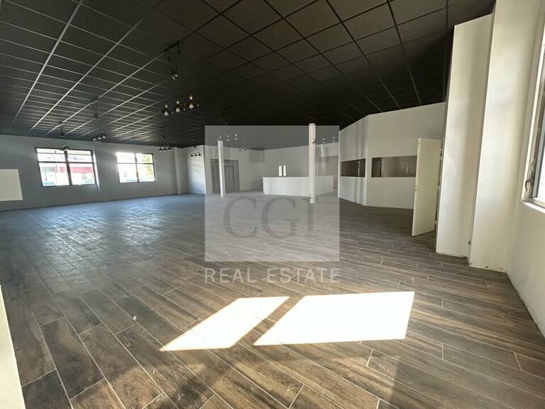 BUREAUX à LOUER — photo 1