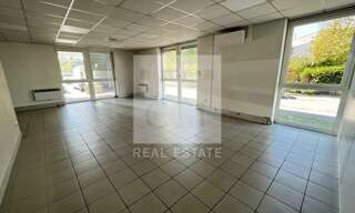 Bureau  152 m² à louer à Bron (69500)
