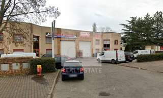 Commerce  715 m² à louer à Vénissieux (69200)