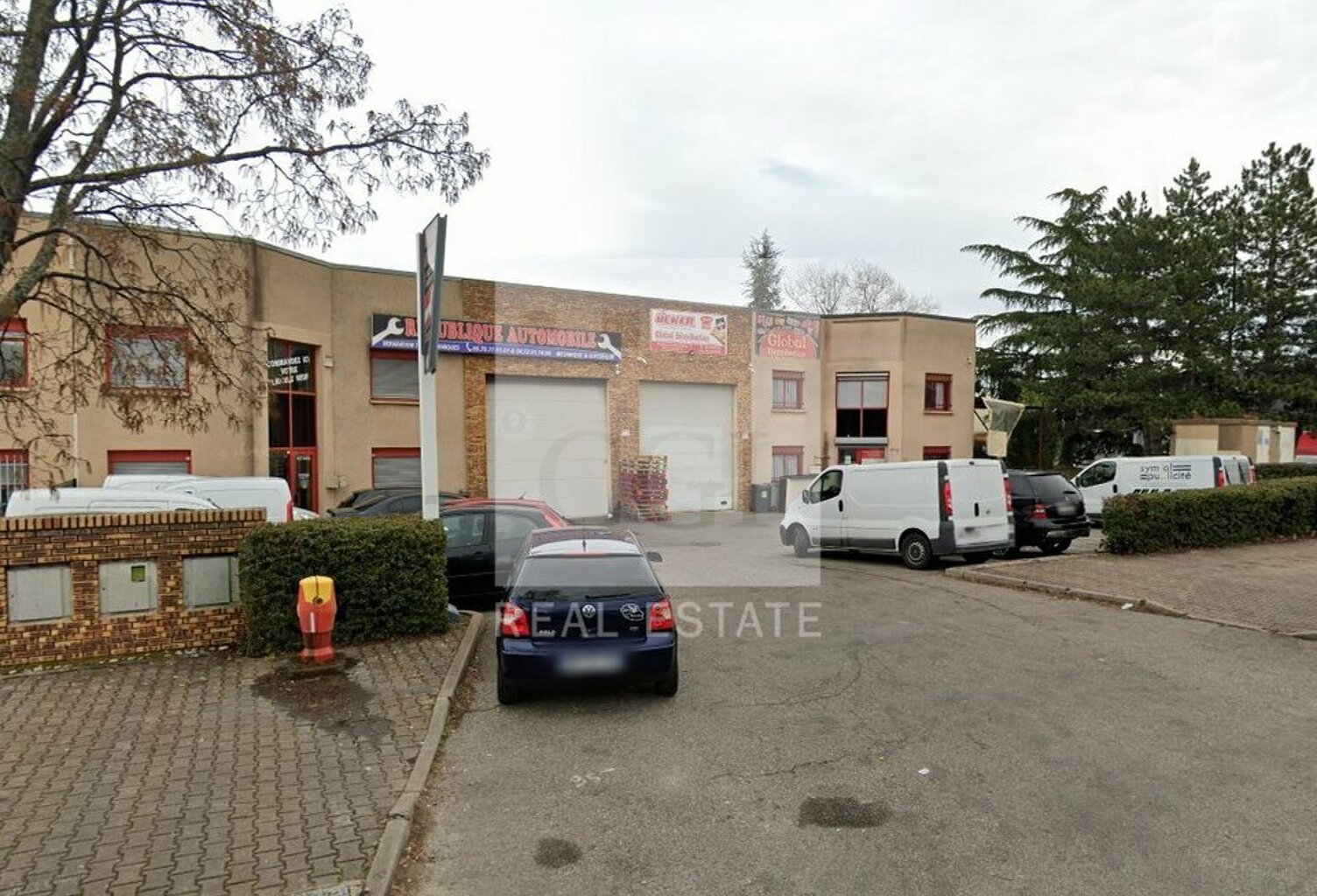 MIXTE ACTIVITES-BUREAUX à LOUER — photo 1