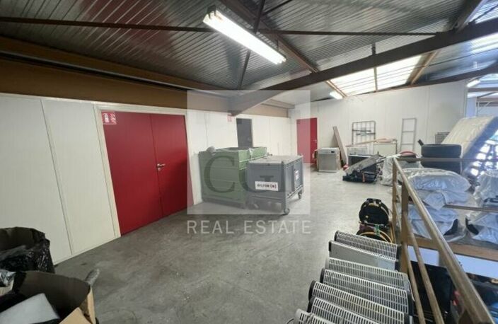 MIXTE ACTIVITES-BUREAUX à LOUER — photo 4