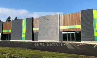 Commerce  2950 m² à louer à Anse (69480)