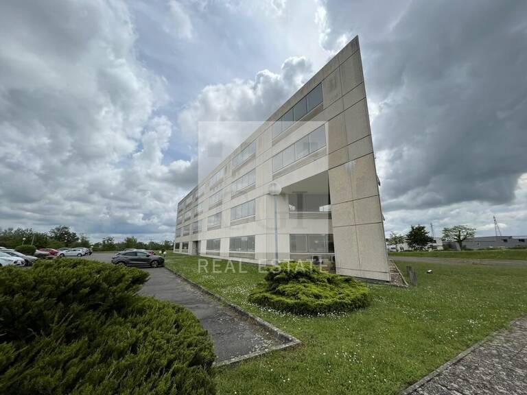BUREAUX à LOUER — photo 1
