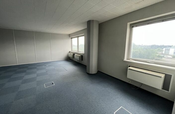 BUREAUX à LOUER — photo 2