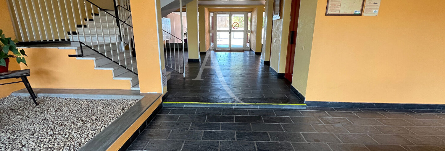 Commerce 4 Pièces 67 m² à vendre à Frontignan (34110)