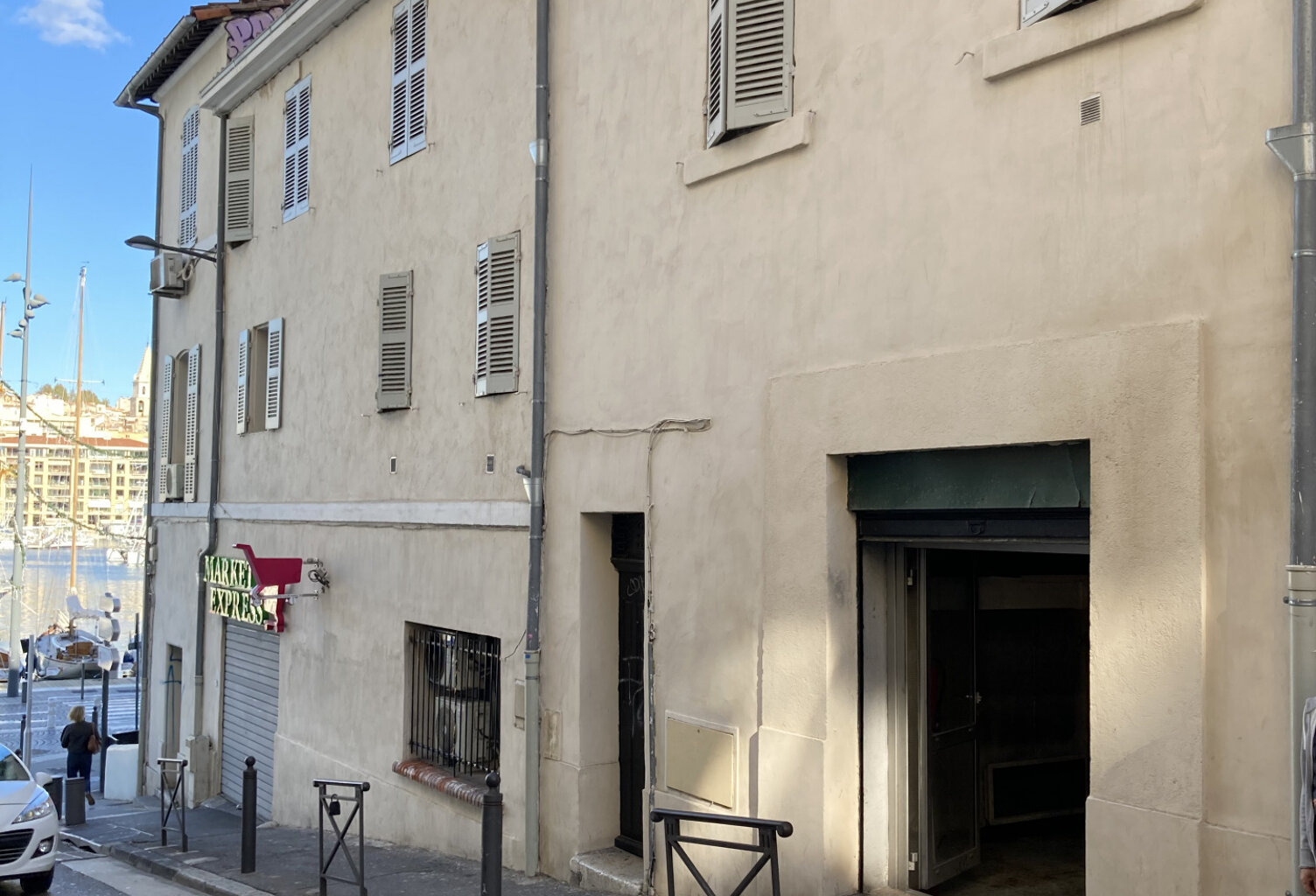 Marseille 13007 - VIEUX PORT / RIVE NEUVE LOCAL COMMERCIAL — photo 1