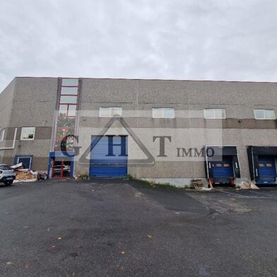 Local industriel 1325 m²