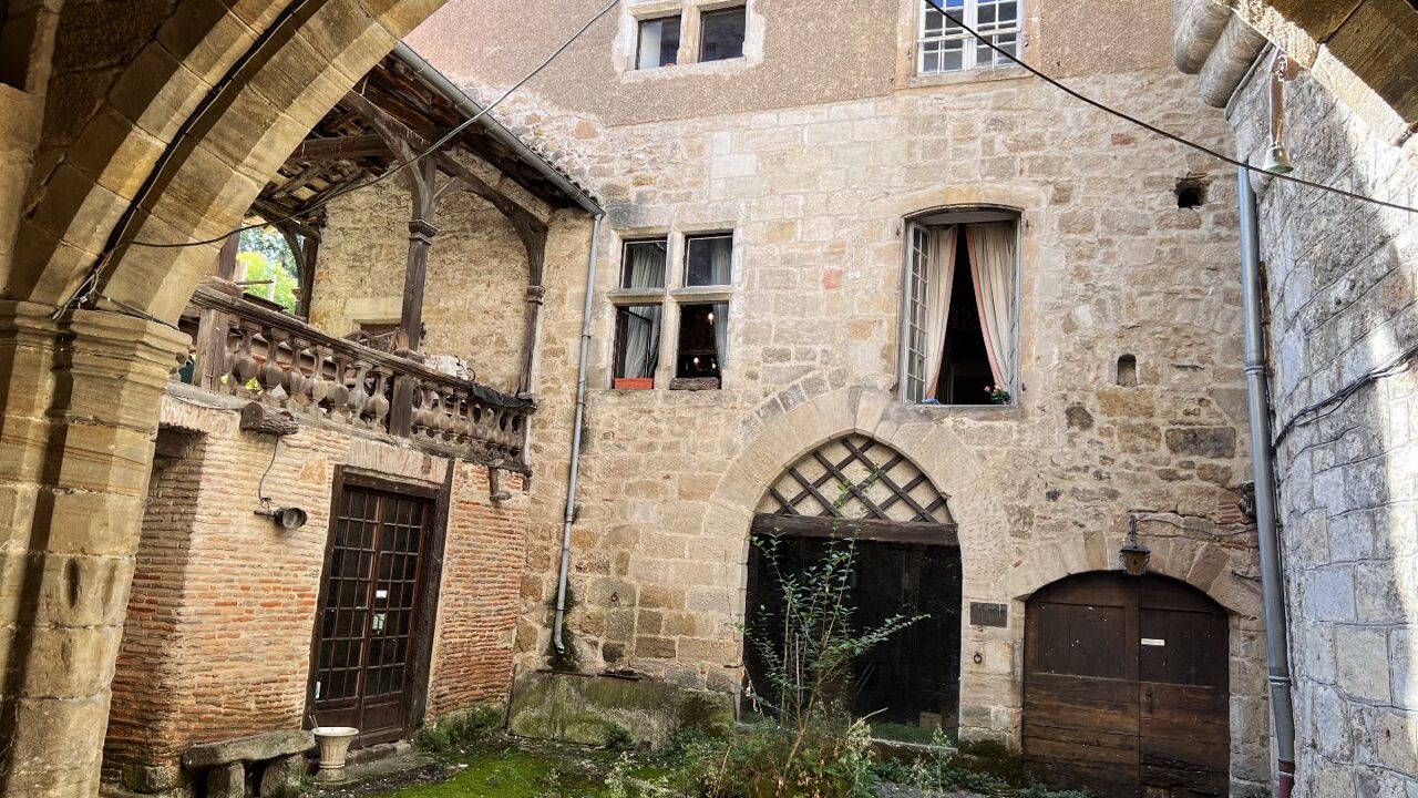 immeuble  pièces 557 m2 à vendre à Figeac (46100)