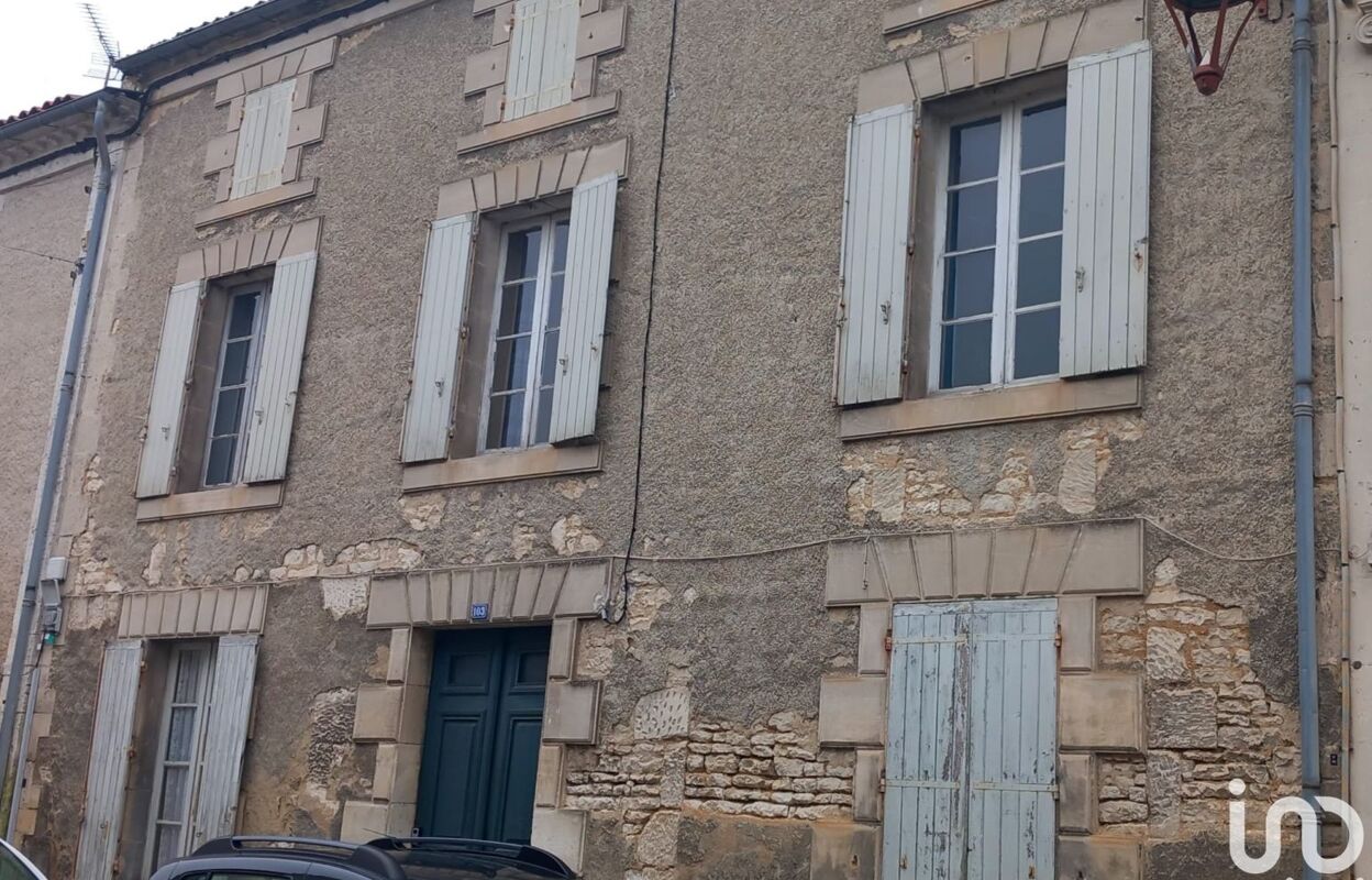 maison 4 pièces 141 m2 à vendre à Rouillac (16170)