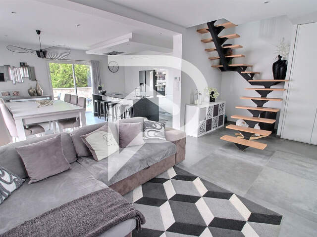 QUINCIEUX - Maison 5 pièces 120 m² — photo du bien
